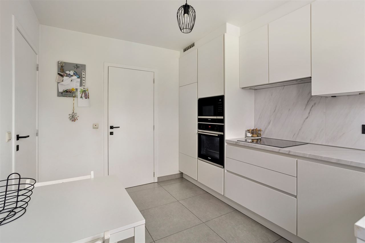 Instapklare woning met 3 slaapkamers en garage.