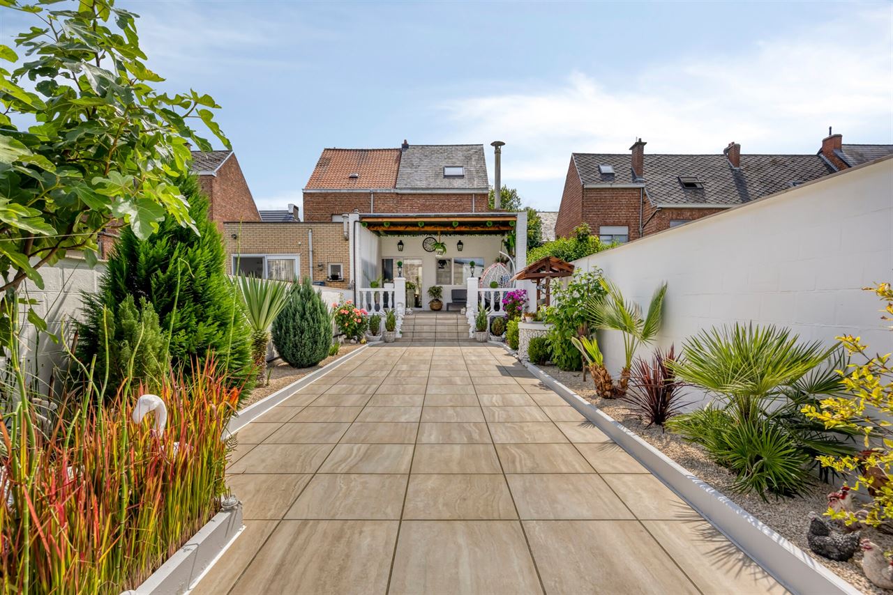 Instapklare woning met 3 (mog. 4) slaapkamers en tuin.