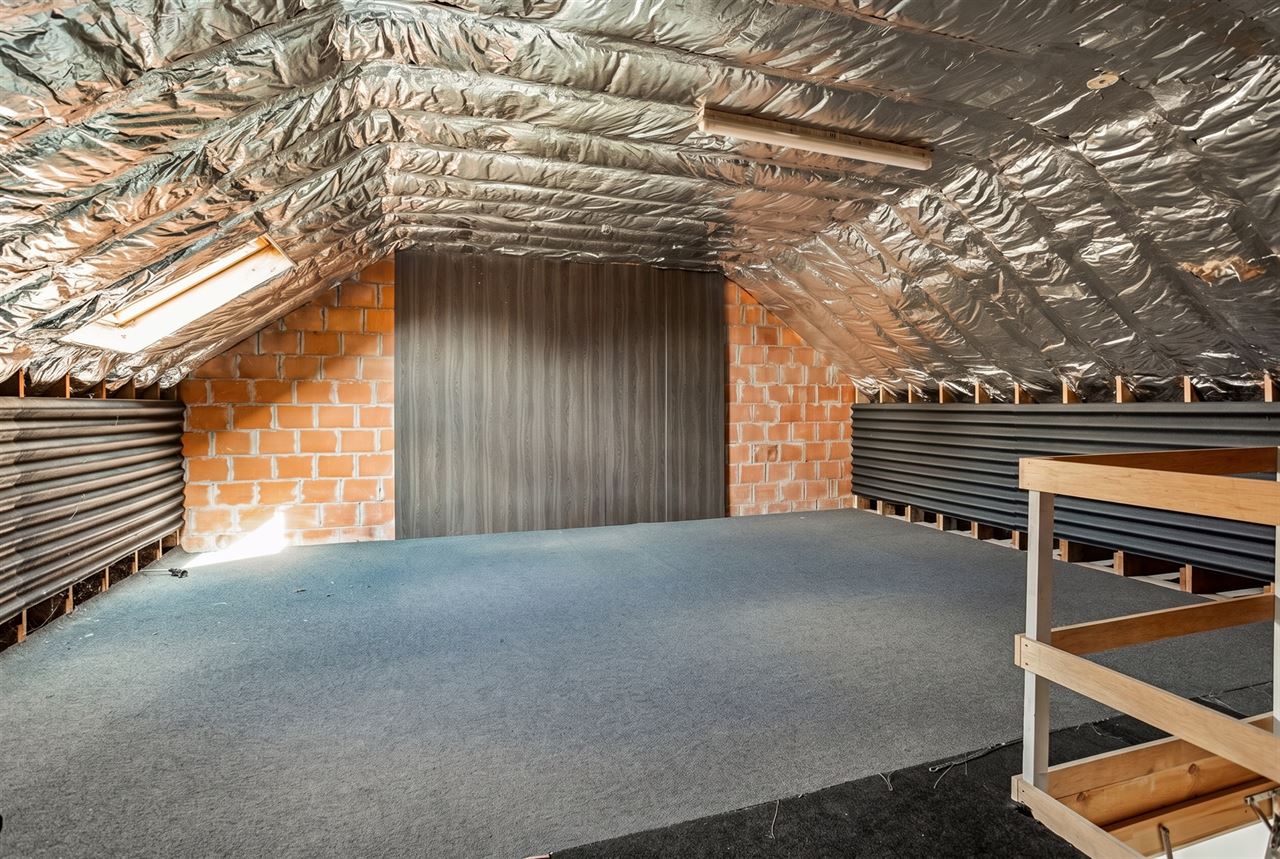 Instapklare woning met 3 slaapkamers en garage.