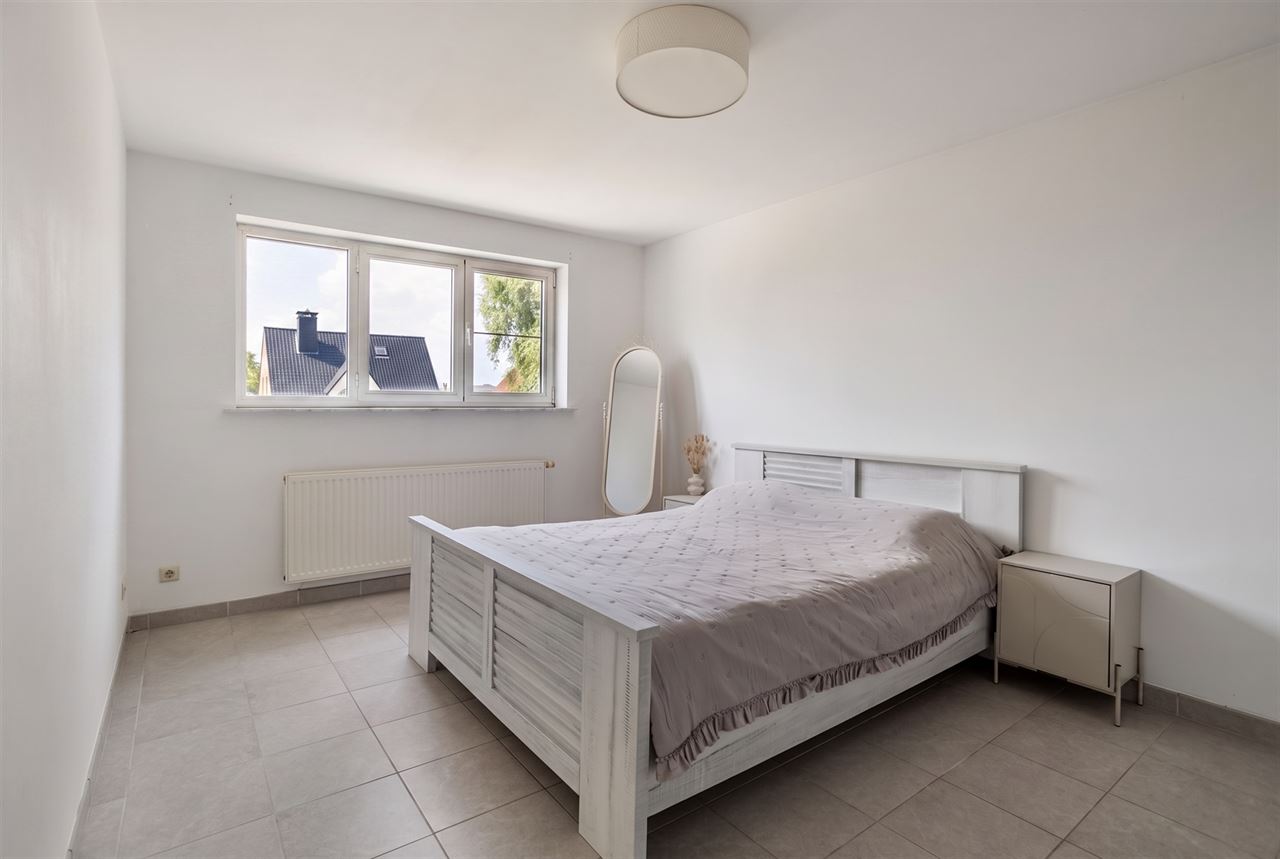 Instapklare woning met 3 slaapkamers en garage.