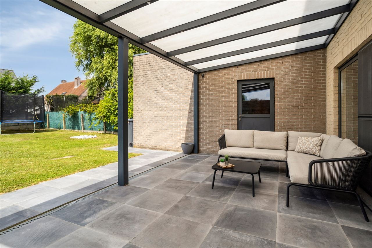 Instapklare woning met 3 slaapkamers en garage.