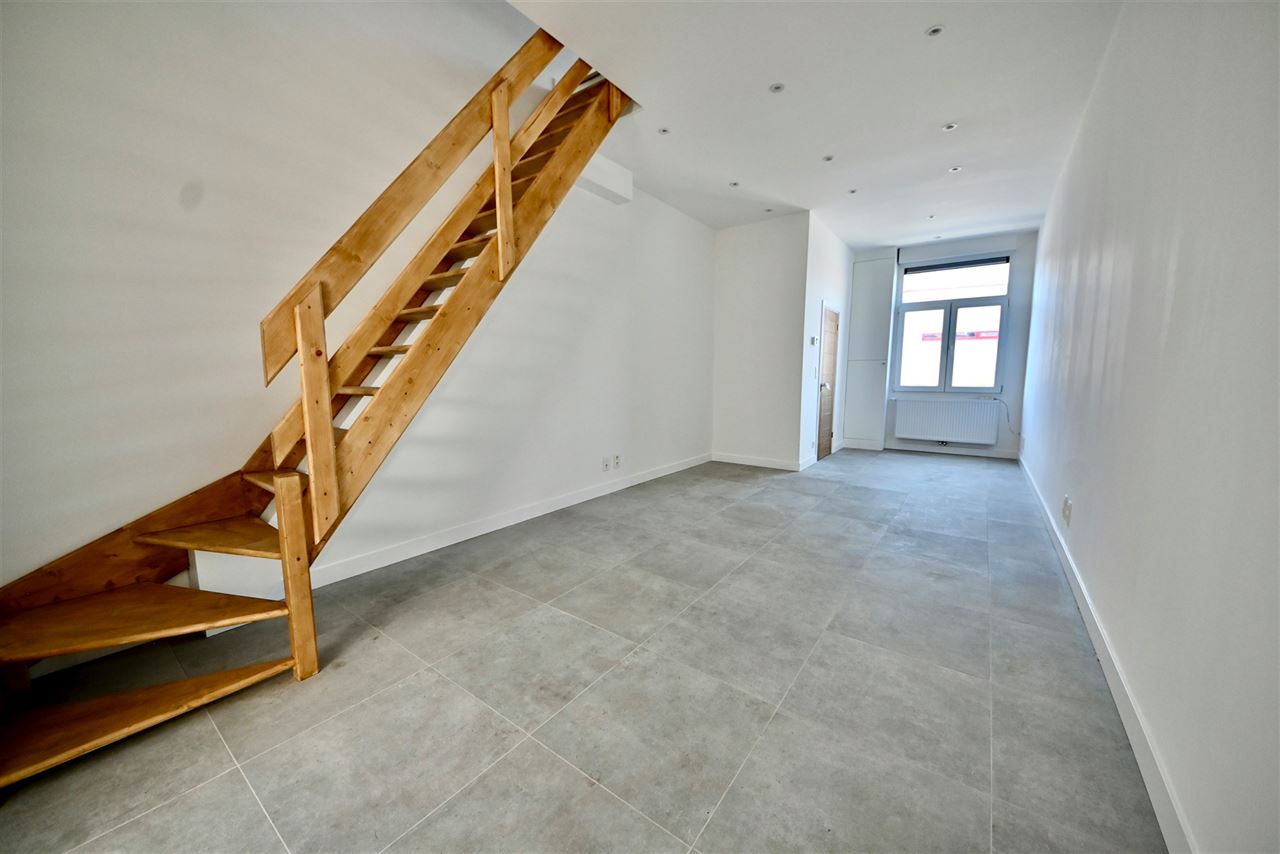Gerenoveerde woning met 2 slaapkamers (garage optioneel).