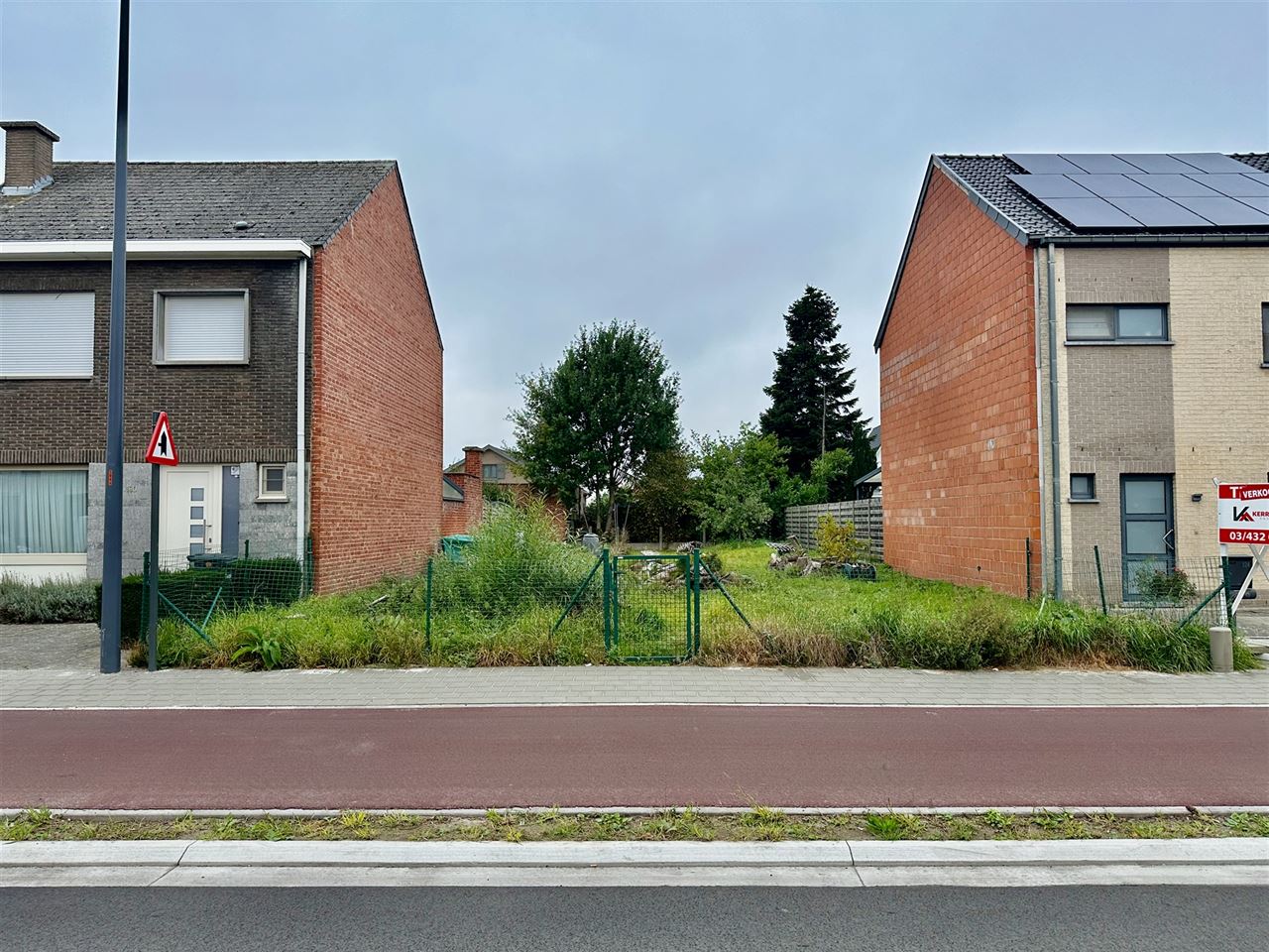Bouwgrond te koop.