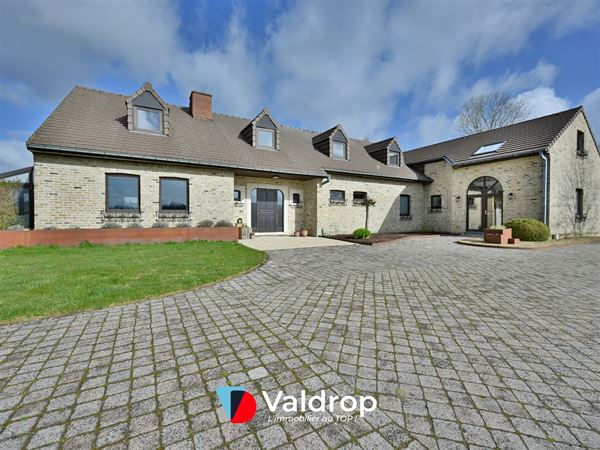 VILLA D’EXCEPTION - 6CH / 63 ares -Sibret