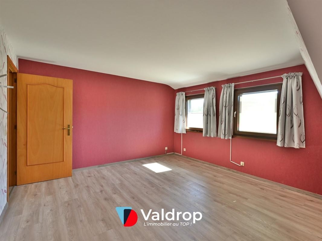Maison 3 façades / 4 ch / 2 sdb / 8,7 ares - ValDrop Immo