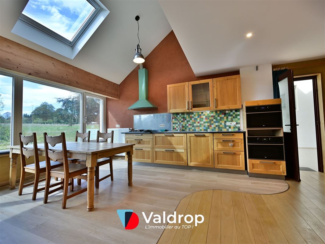 À louer – Très beau duplex 2 chambres + bureau à Assenois