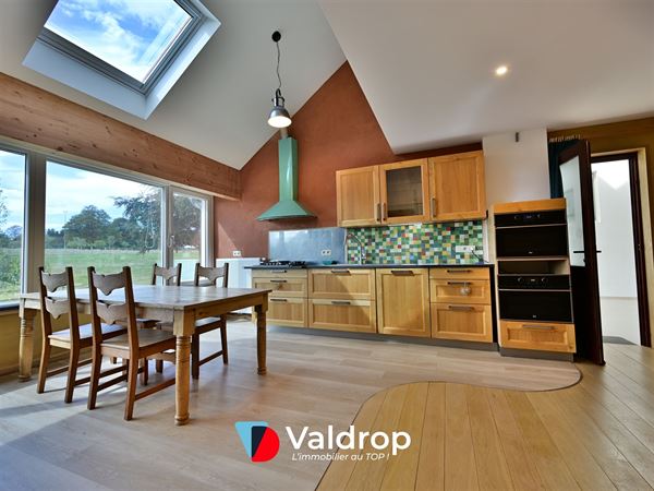 À louer – Très beau duplex 2 chambres + bureau à Assenois