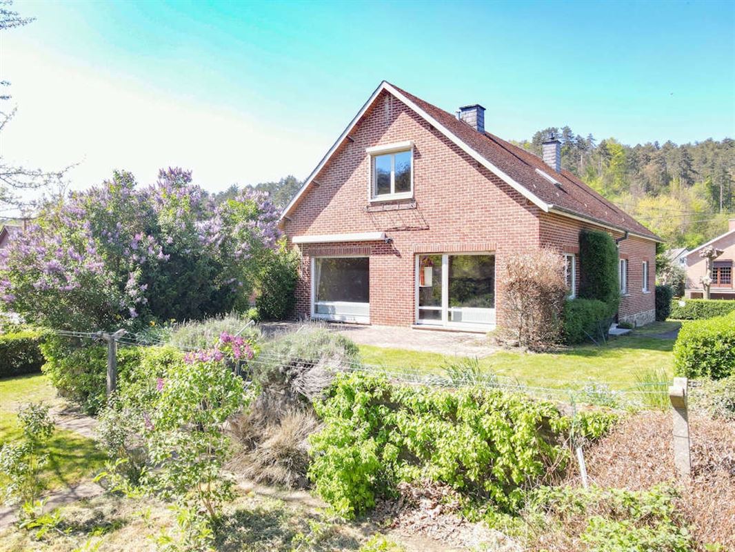 Spacieuse et lumineuse villa de 334m² en bon état sur Maison