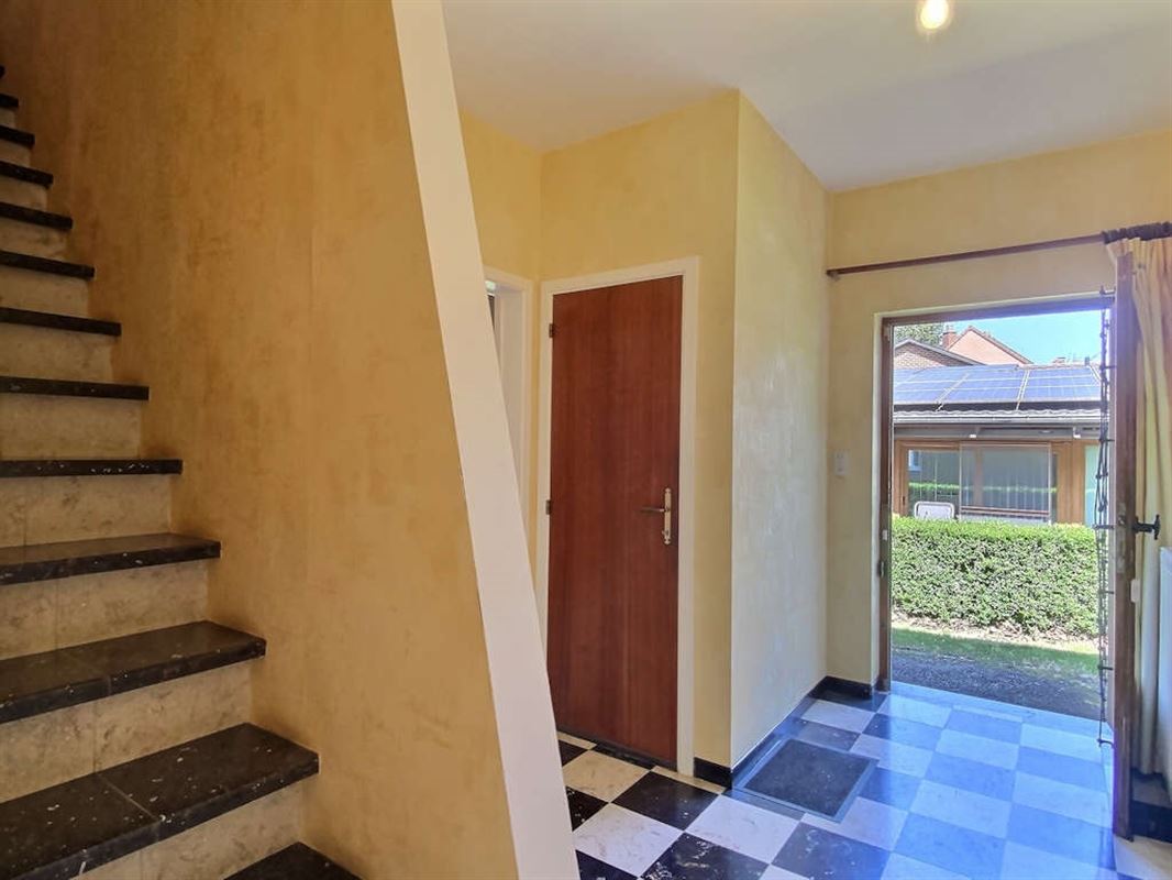 Spacieuse et lumineuse villa de 334m² en bon état sur Maison