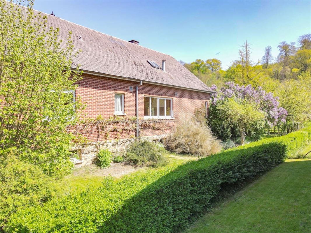 Spacieuse et lumineuse villa de 334m² en bon état sur Maison