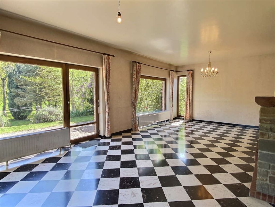 Spacieuse et lumineuse villa de 334m² en bon état sur Maison