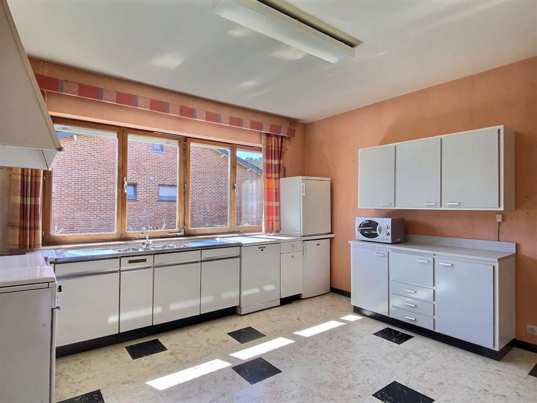 Spacieuse et lumineuse villa de 334m² en bon état sur Maison