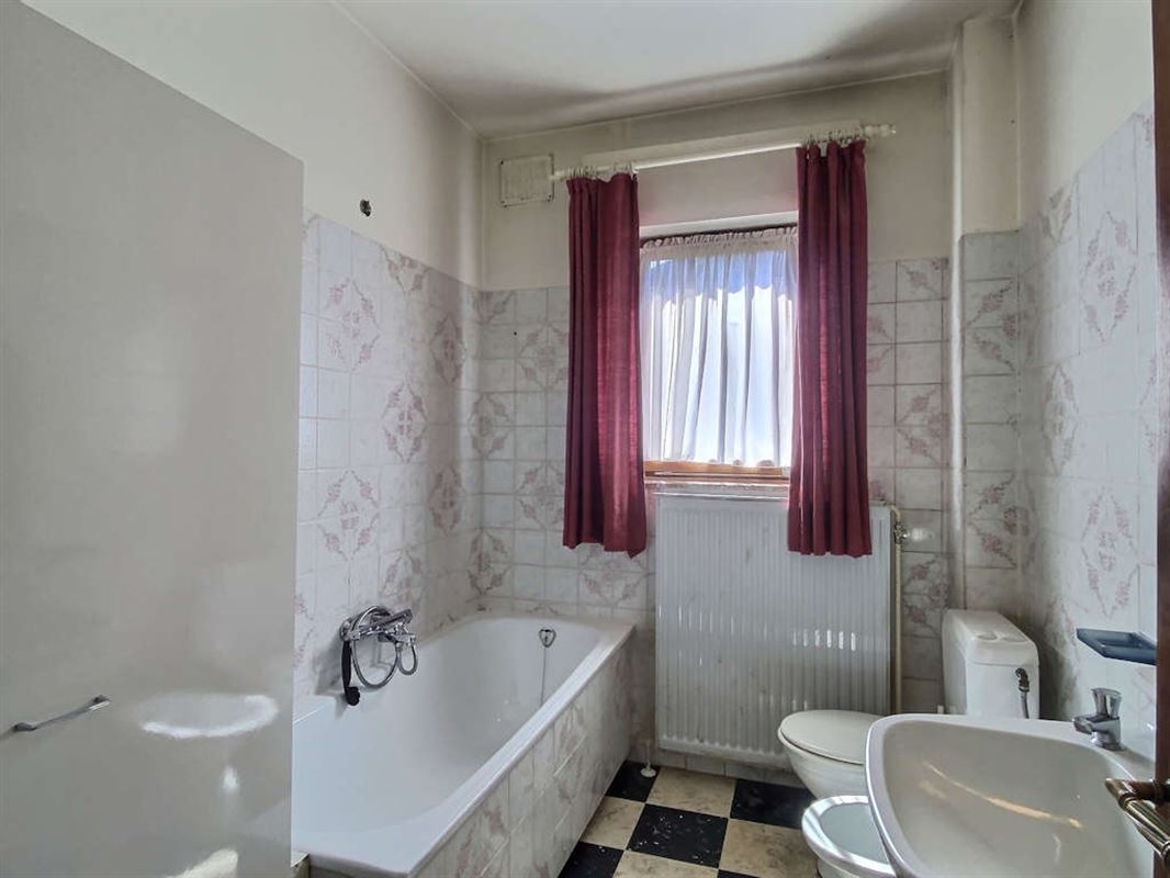 Spacieuse et lumineuse villa de 334m² en bon état sur Maison