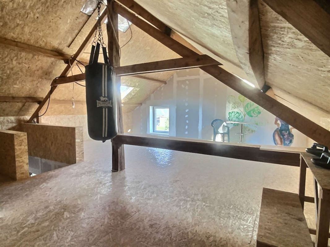 Spacieuse maison villageoise en bon état de 291 m² avec garage