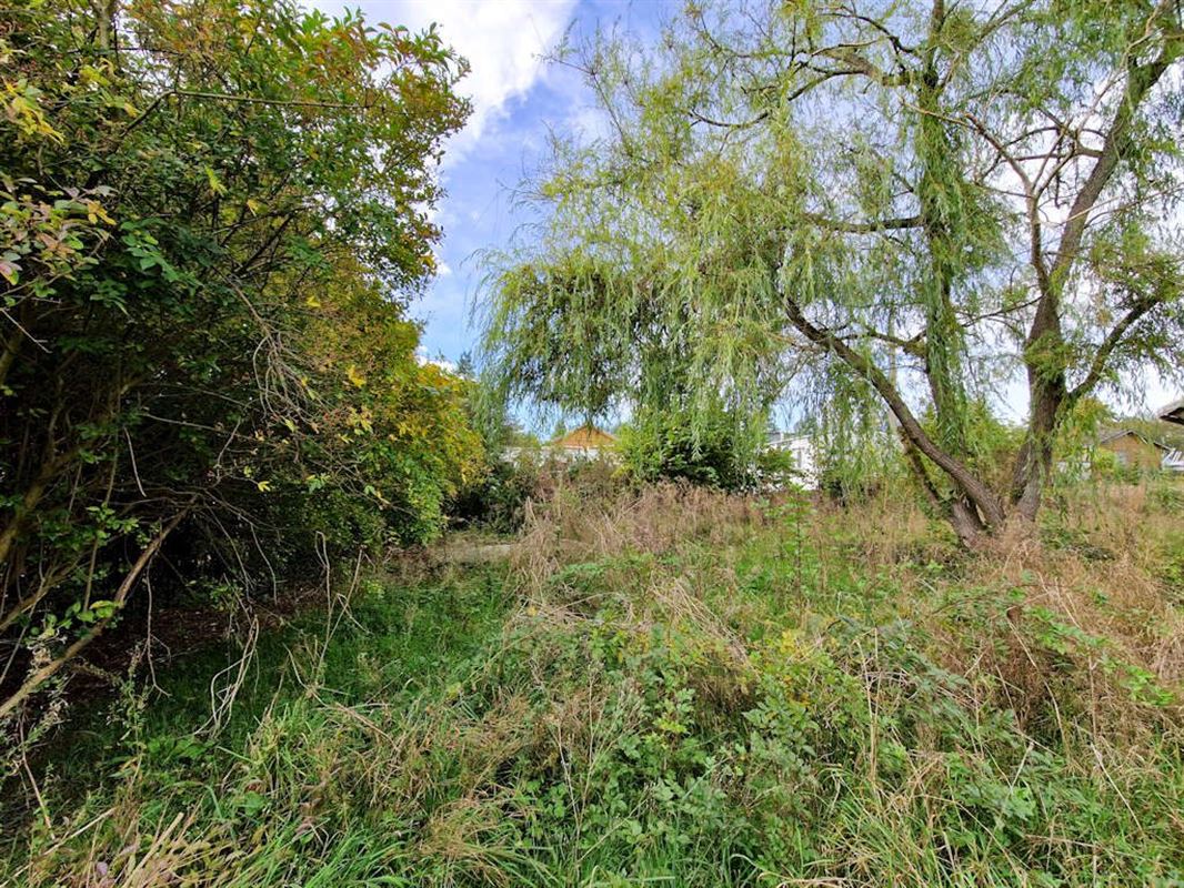 Au coeur de la vallée de la Meuse, terrain à bâtir avec permis