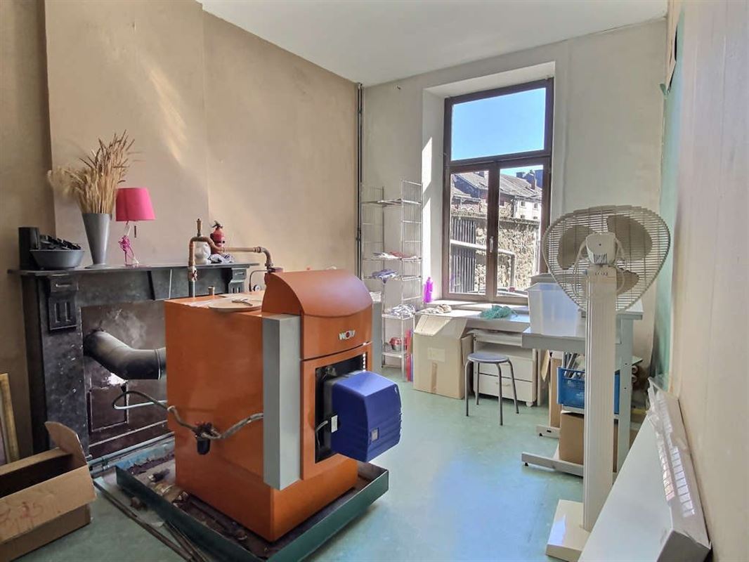 Bel immeuble mixte de 340m2 avec très belle visibilité