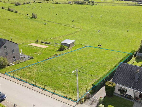Au cœur des Ardennes superbe terrain à bâtir sur 12a 92ca vue dégagée