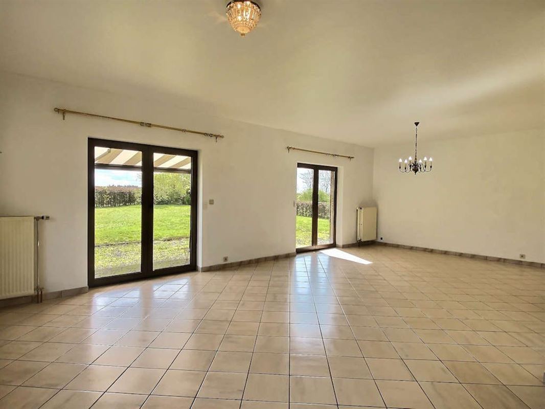 Vivez de plain pied dans une villa 4 façades sur 15a et 78ca