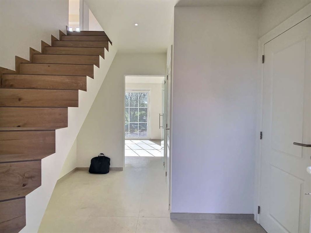 Villa neuve de standing et autonome 4 chambres sur près de 13 ares