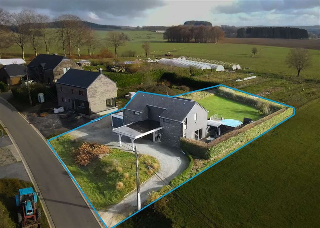 Proche Libramont, vaste et lumineuse villa 400 m2 sur près de 12 ares