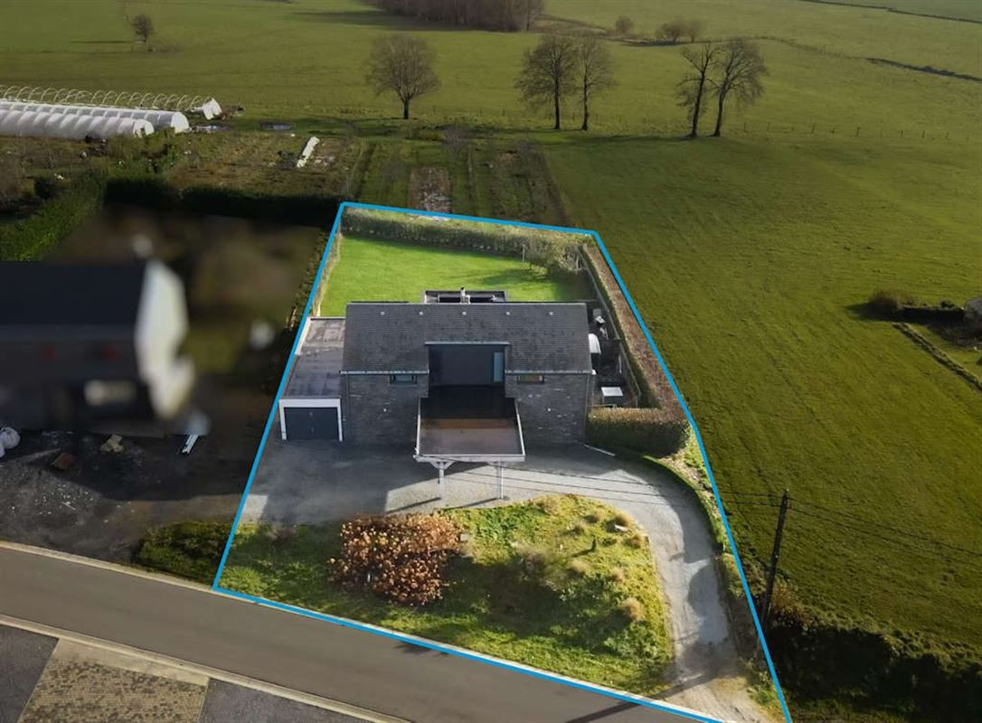 Proche Libramont, vaste et lumineuse villa 400 m2 sur près de 12 ares