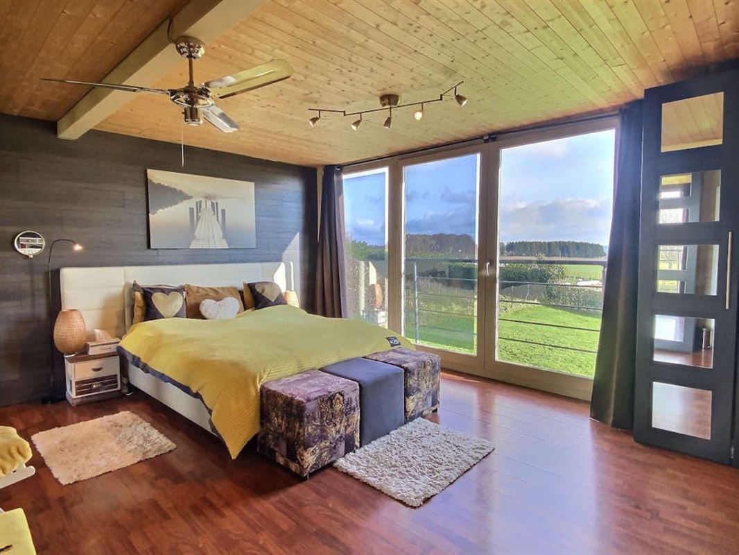 Proche Libramont, vaste et lumineuse villa 400 m2 sur près de 12 ares