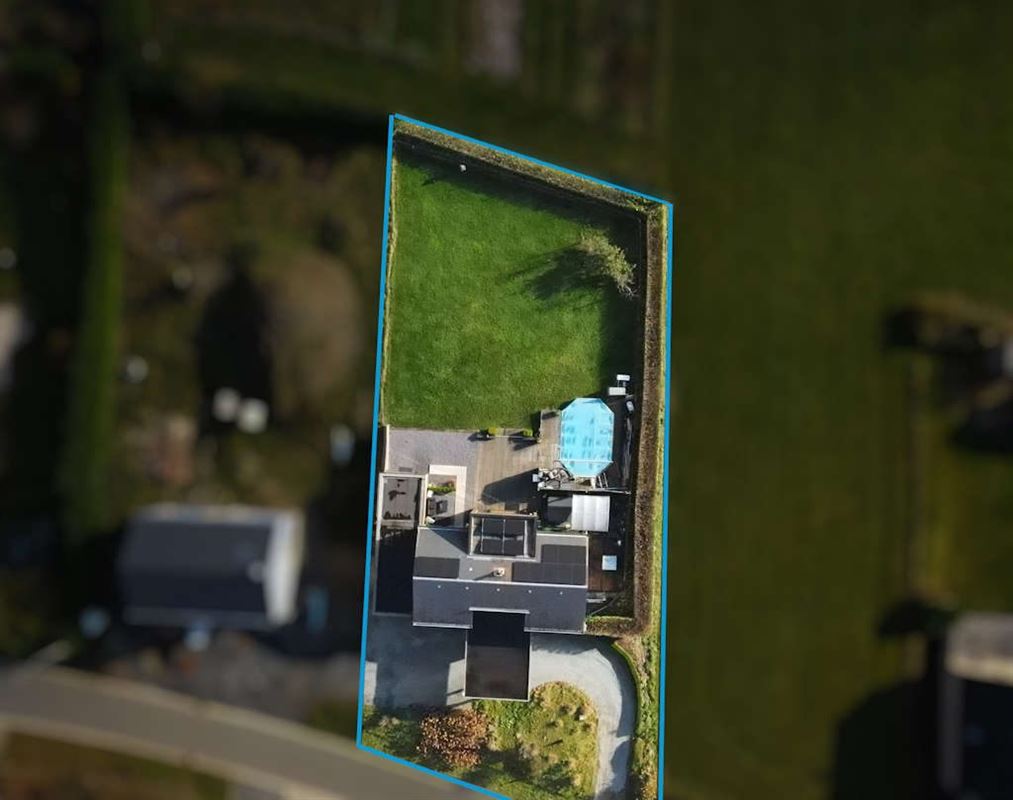 Proche Libramont, vaste et lumineuse villa 400 m2 sur près de 12 ares