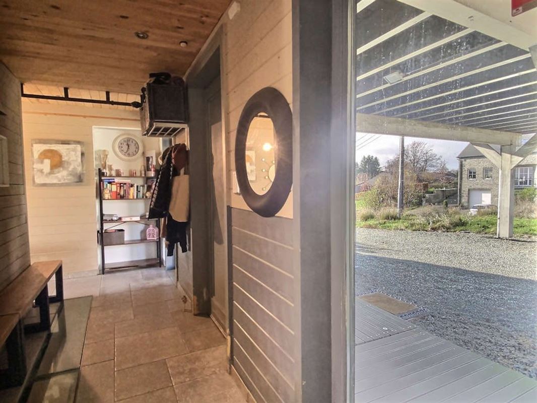 Proche Libramont, vaste et lumineuse villa 400 m2 sur près de 12 ares