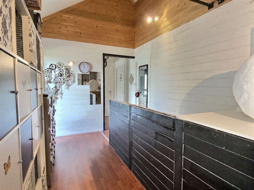 Proche Libramont, vaste et lumineuse villa 400 m2 sur près de 12 ares