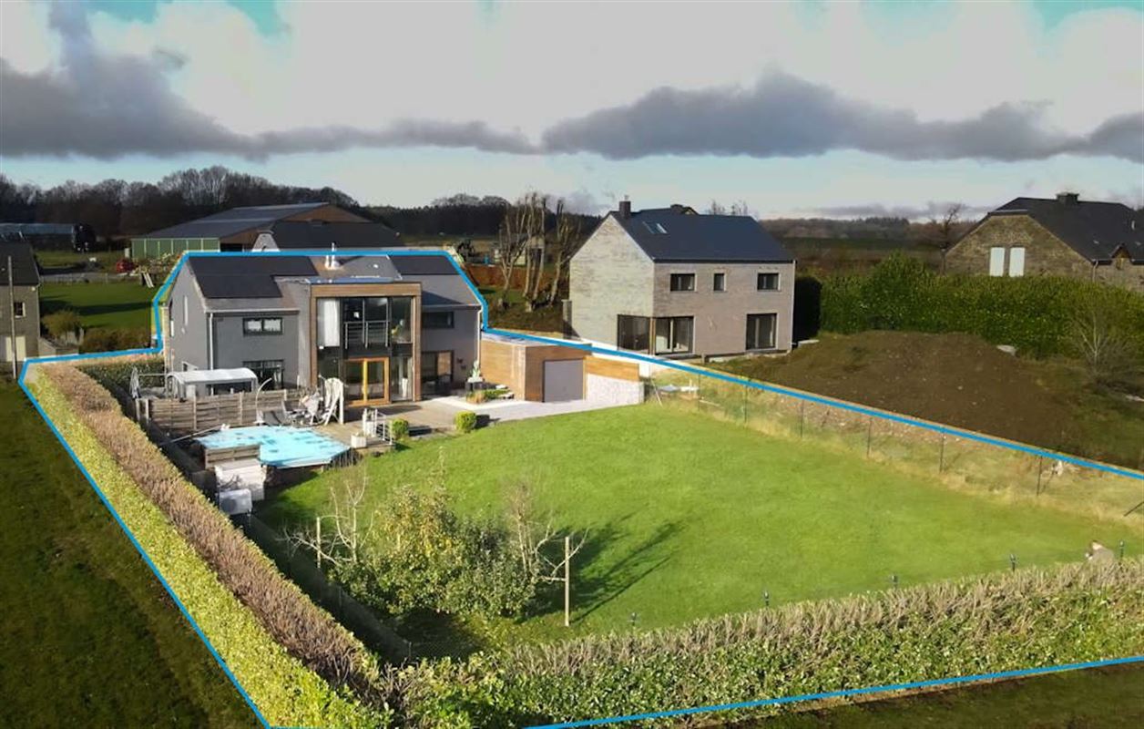 Proche Libramont, vaste et lumineuse villa 400 m2 sur près de 12 ares