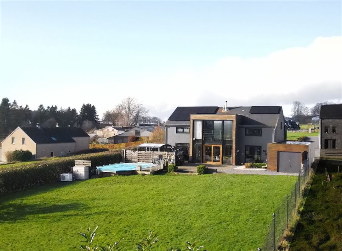 Proche Libramont, vaste et lumineuse villa 400 m2 sur près de 12 ares