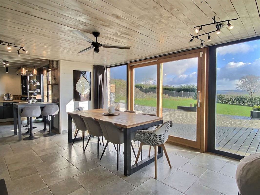 Proche Libramont, vaste et lumineuse villa 400 m2 sur près de 12 ares