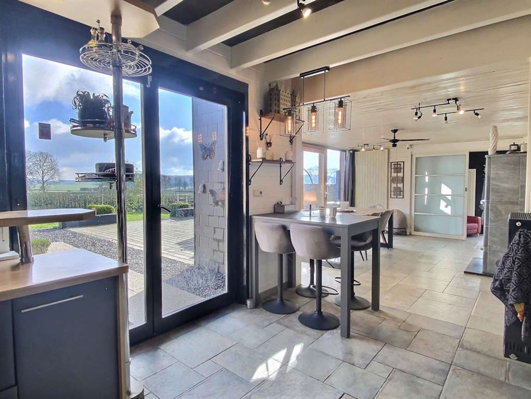 Proche Libramont, vaste et lumineuse villa 400 m2 sur près de 12 ares