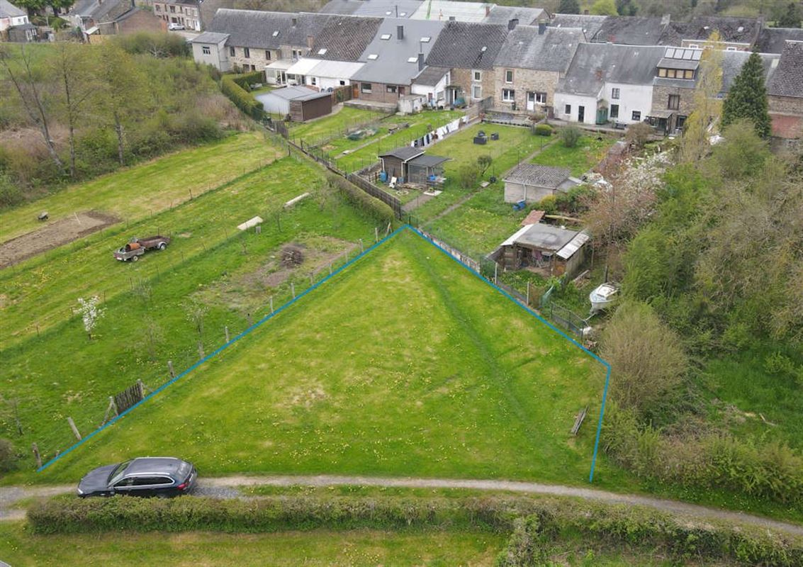 Beau terrain à bâtir sur 5 ares 70 centiares