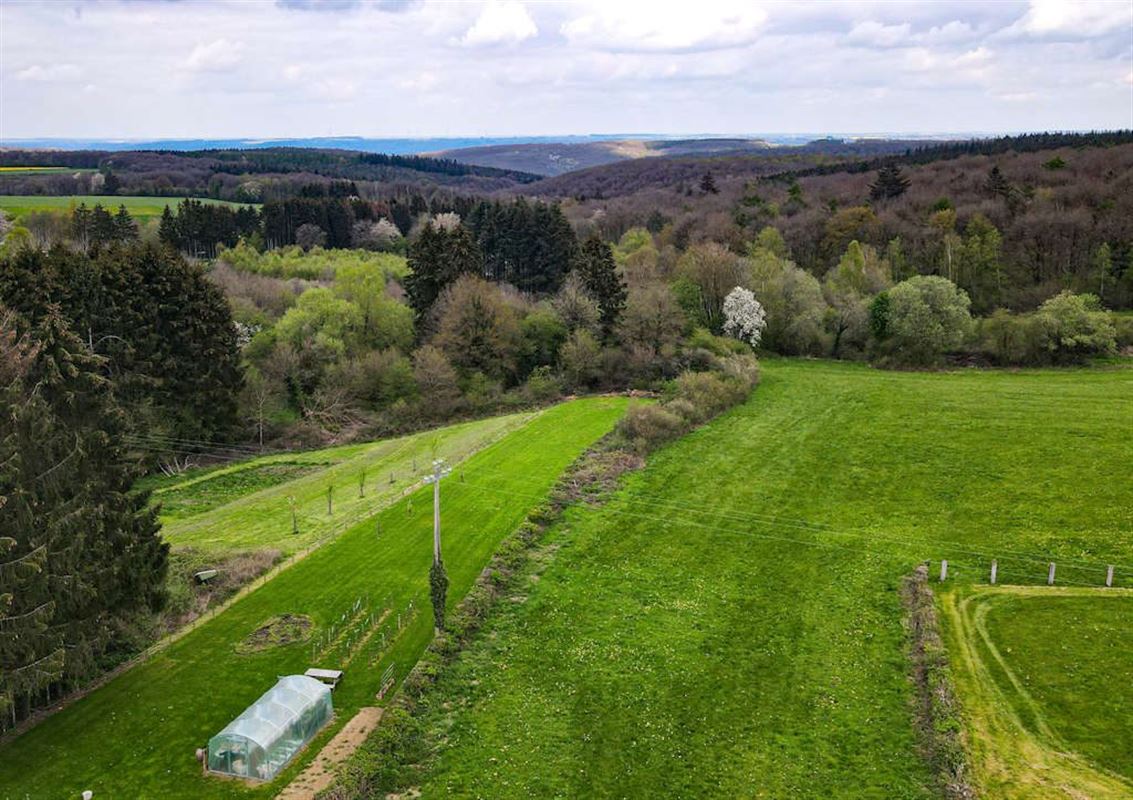 Beau terrain à bâtir sur 5 ares 70 centiares