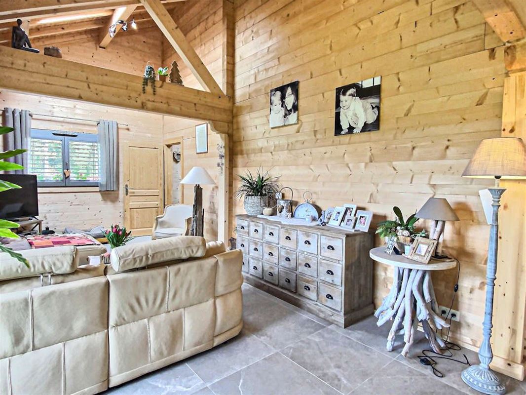 Vivez de plain pied dans un splendide chalet massif sur 26 ares