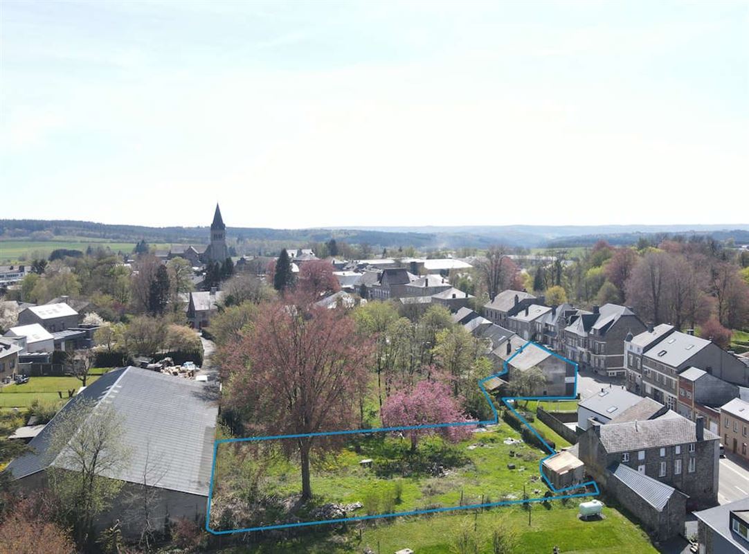 A 2km du centre de Bertrix, belle maison d'habitation