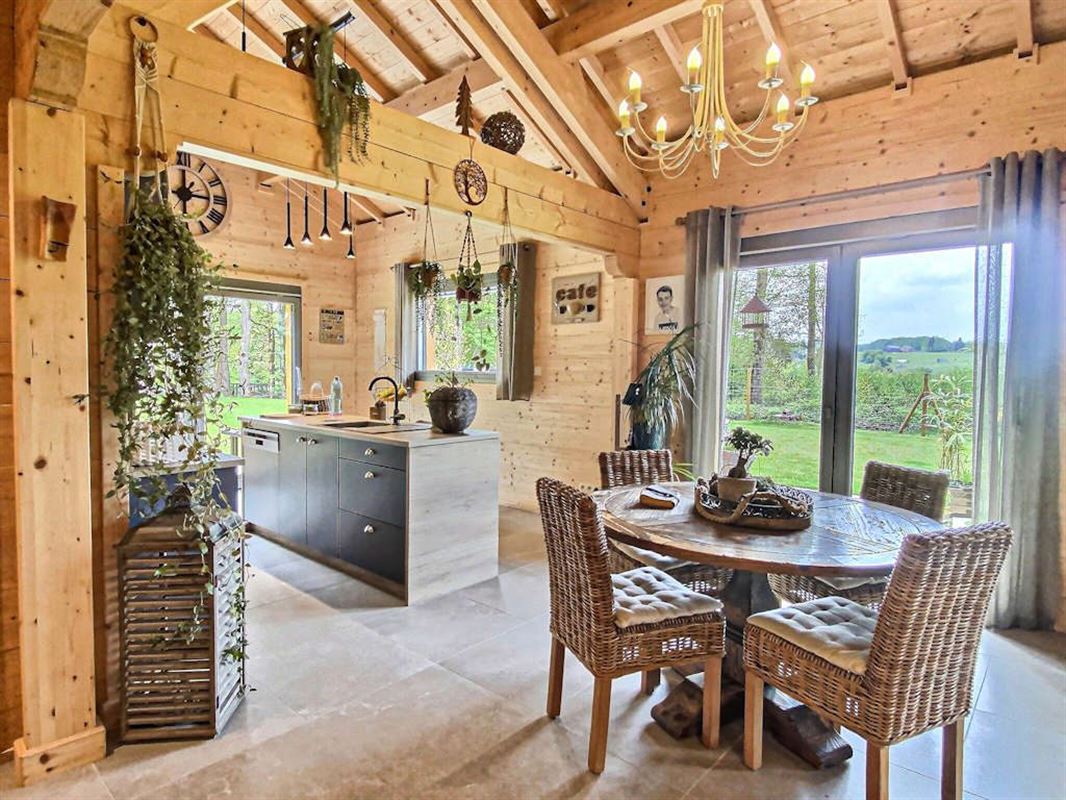 Vivez de plain pied dans un splendide chalet massif sur 26 ares