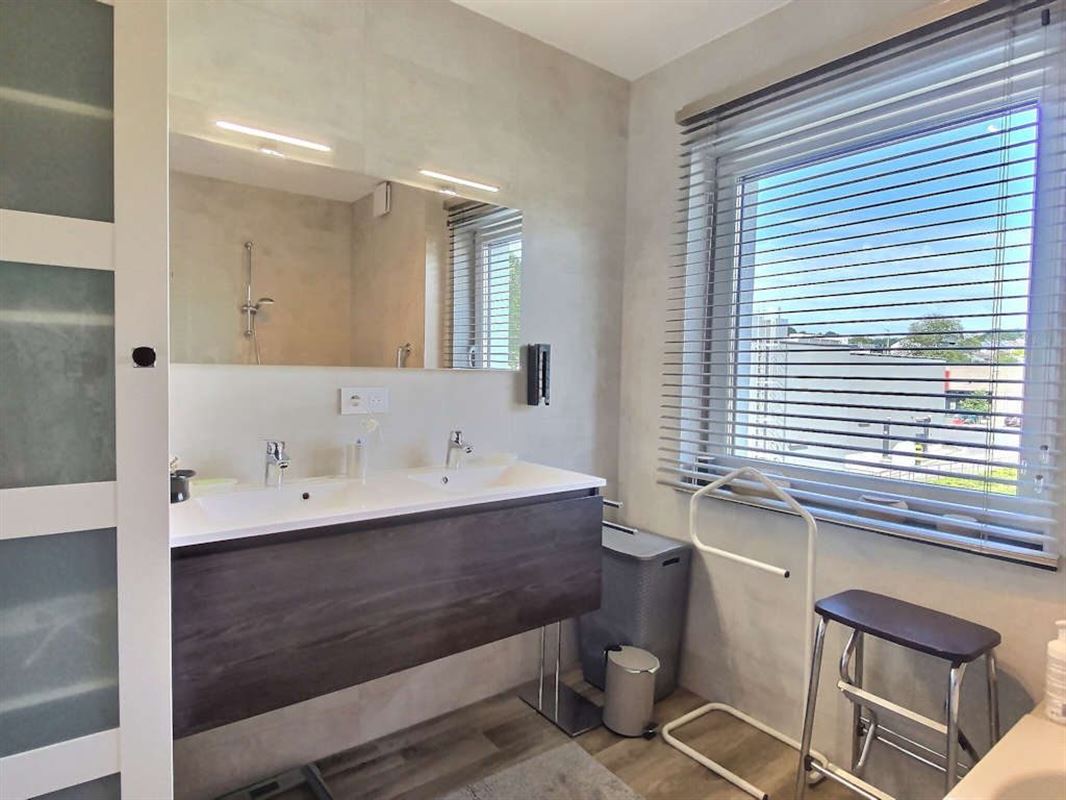 Au sein d'une ville en plein développement promotion immobilière de 7 unités avec vue dégagée sur la campagne environnante.