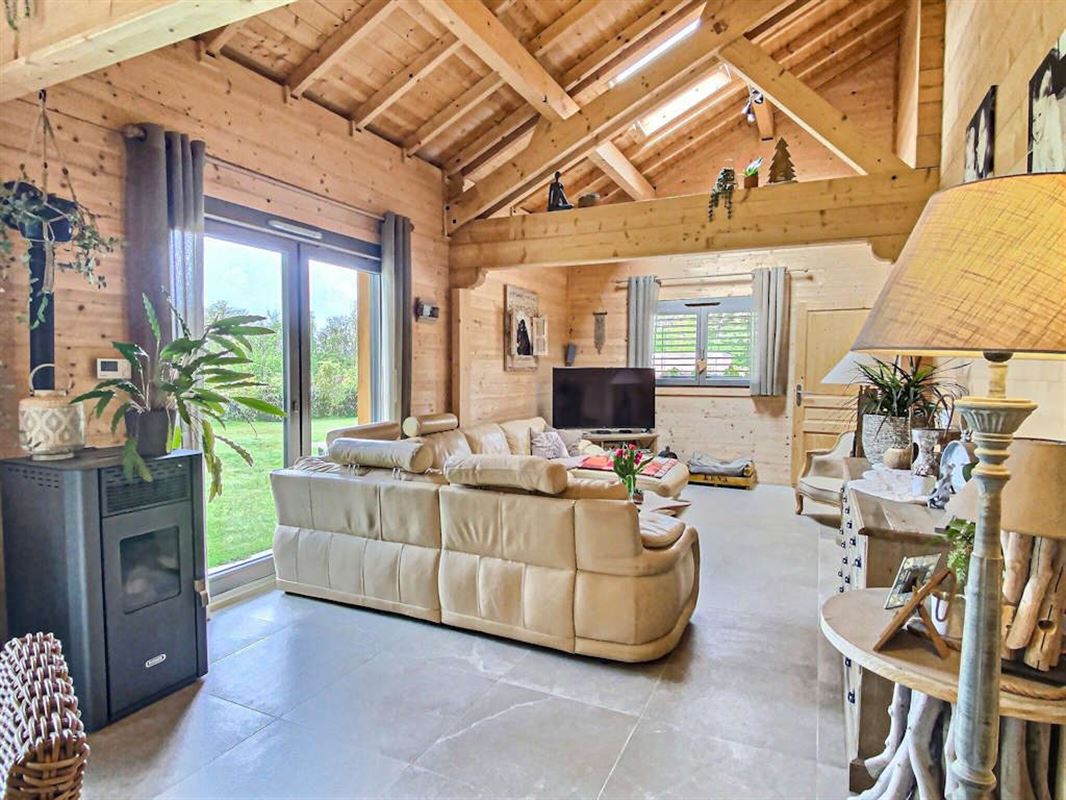 Vivez de plain pied dans un splendide chalet massif sur 26 ares