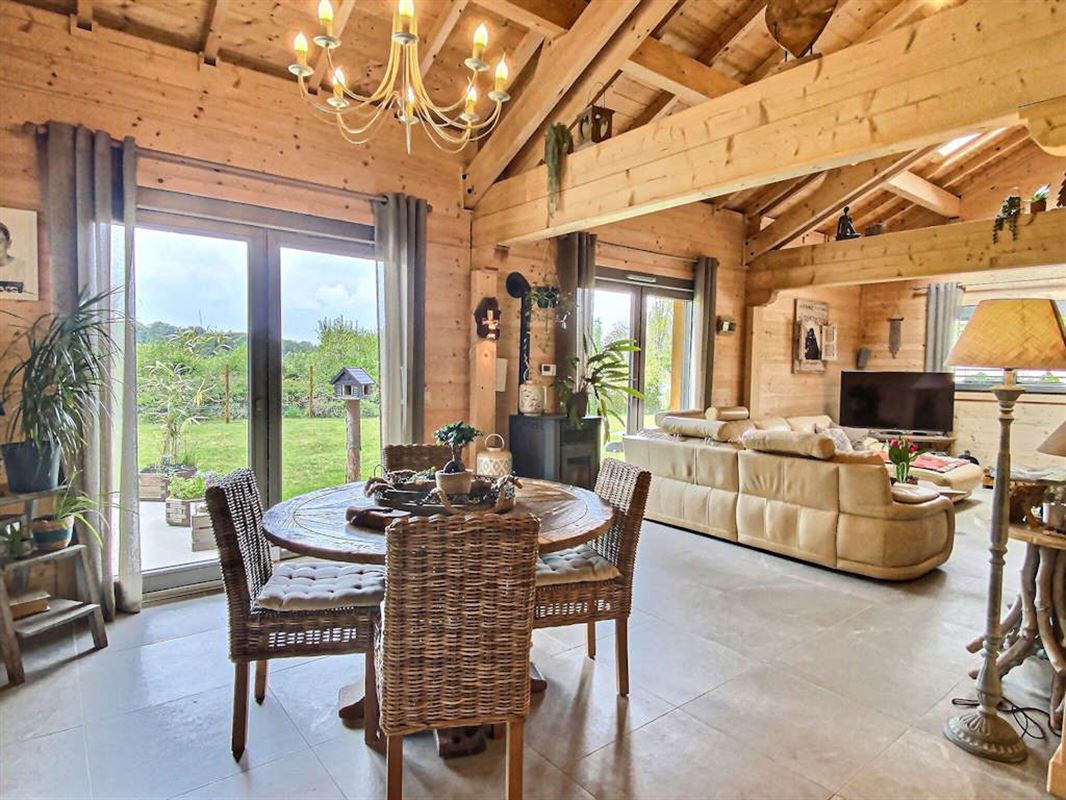 Vivez de plain pied dans un splendide chalet massif sur 26 ares