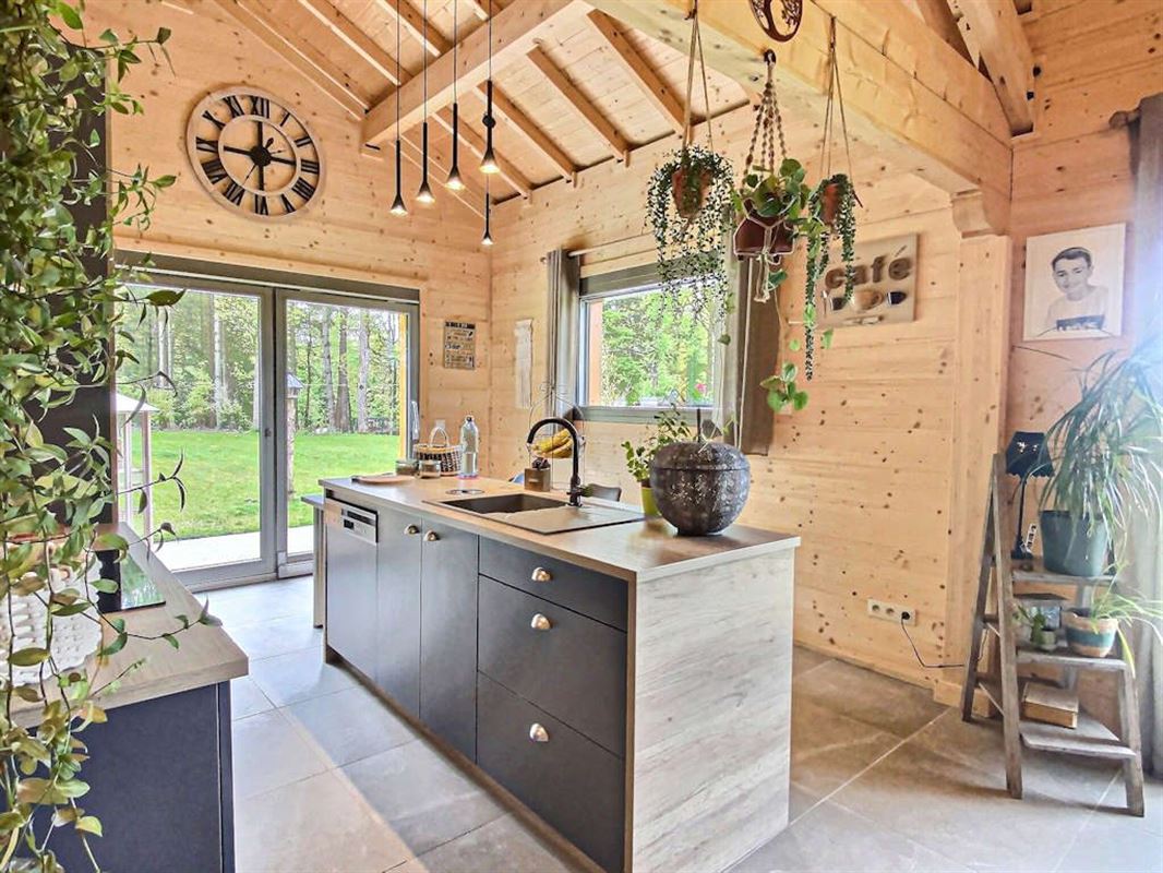 Vivez de plain pied dans un splendide chalet massif sur 26 ares