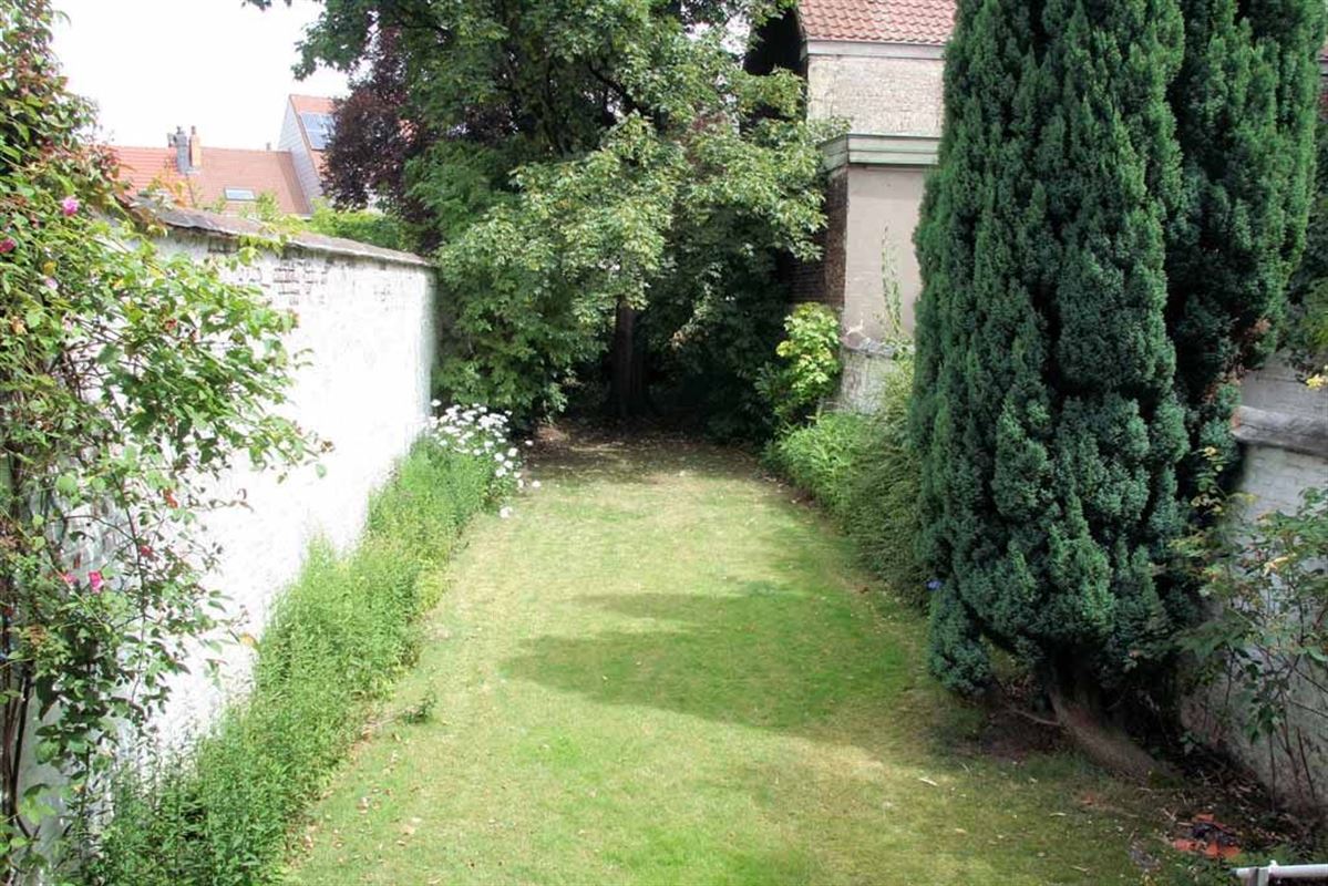 Maison de style à rénover 14 pièces + caves + jardin