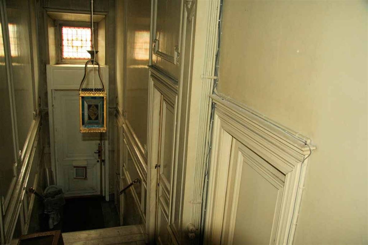 Maison de style à rénover 14 pièces + caves + jardin