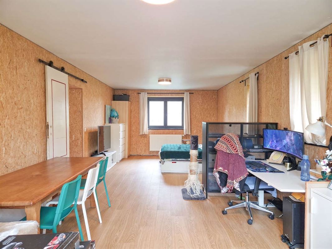 Villa de 233m² avec profession libérale sur + de 28 ares
