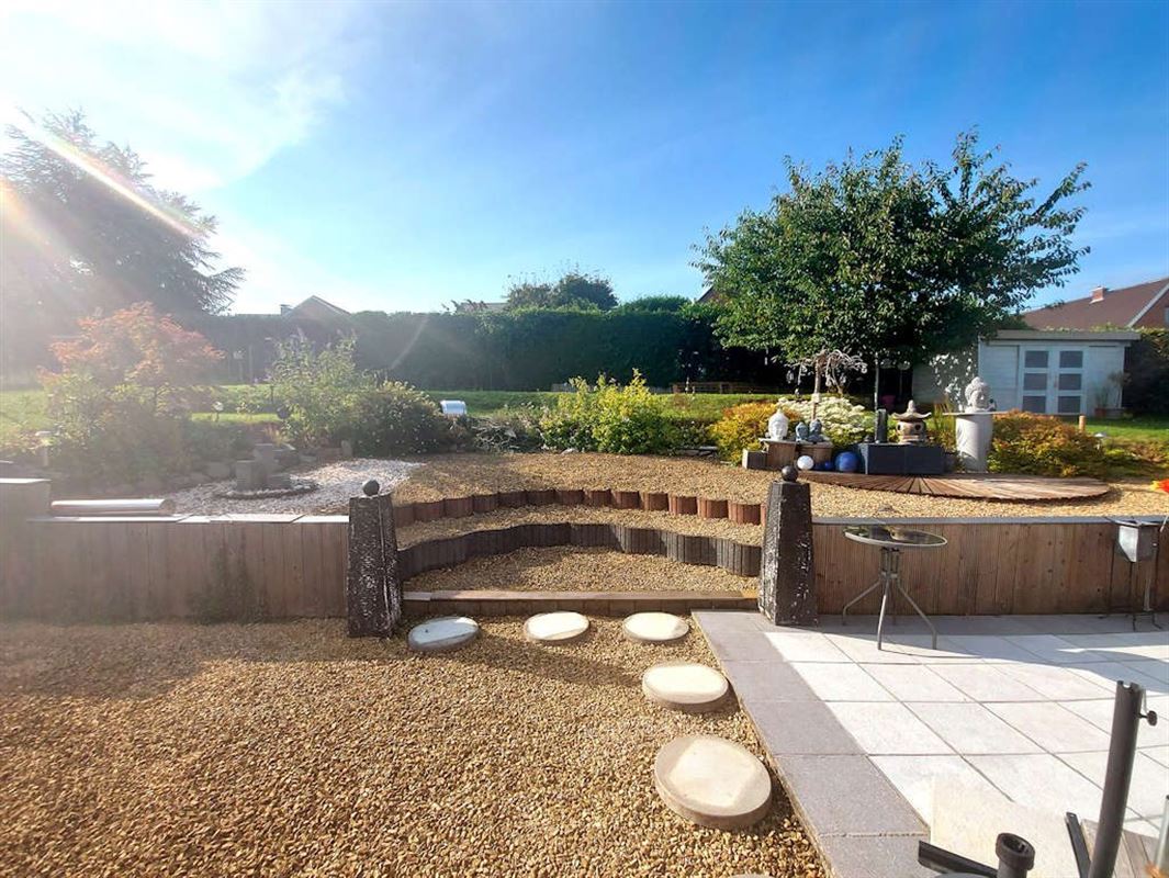 Villa tout confort dans voie sans issue - 4 chbres sur 6a 81ca