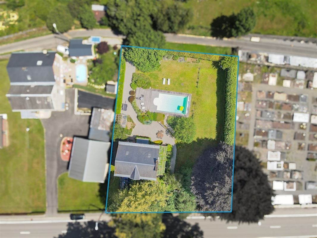 Splendide maison bourgeoise 4 ch avec piscine sur + de 14 a