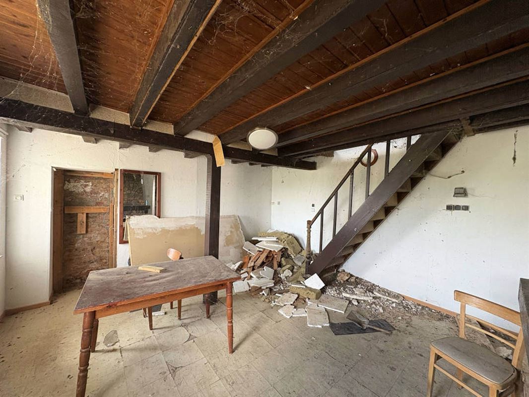 Maisonnette à rénover avec vue imprenable – 8 ares