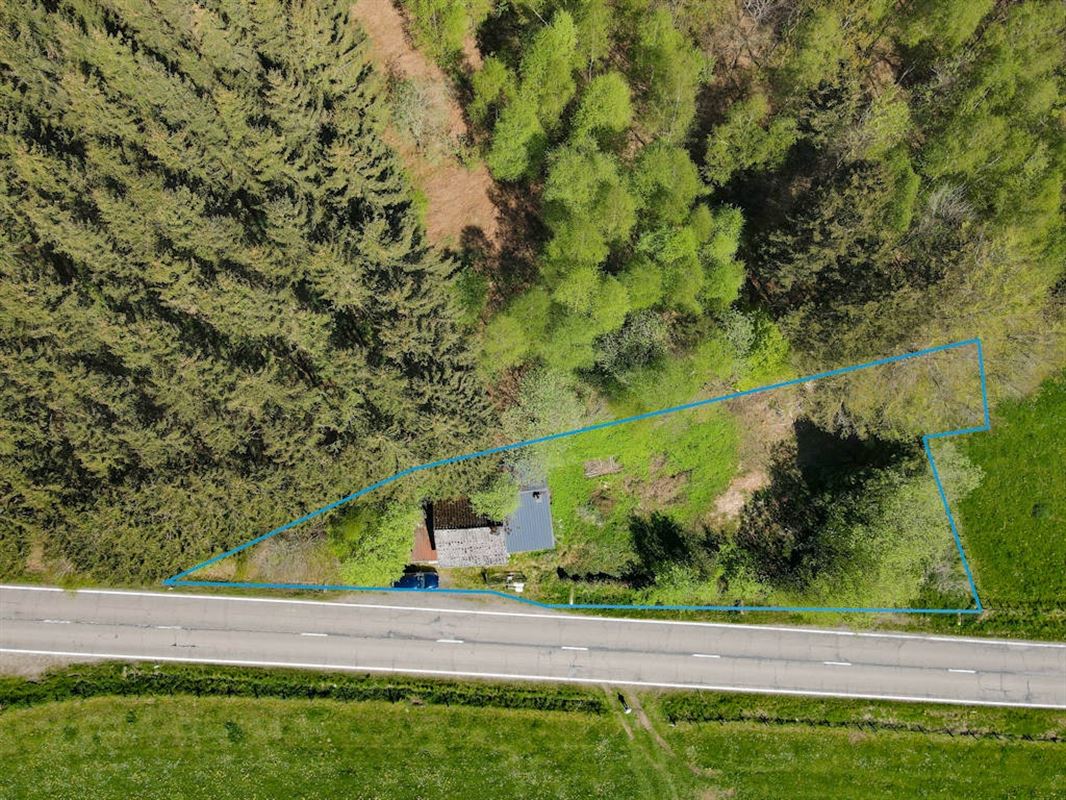 Maisonnette à rénover avec vue imprenable – 8 ares