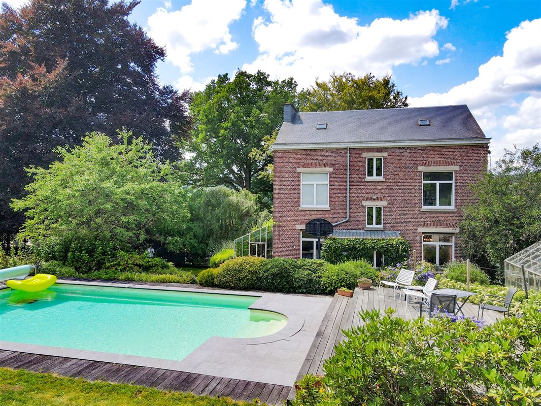 Splendide maison bourgeoise 4 ch avec piscine sur + de 14 a